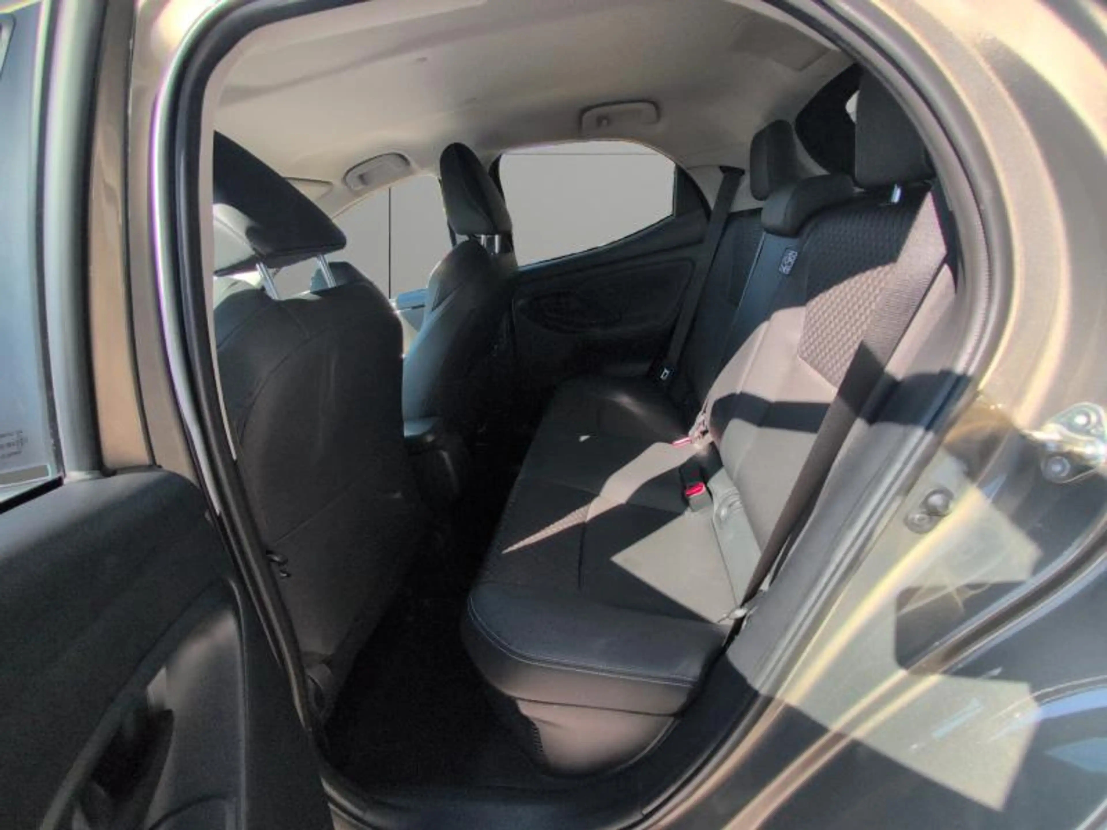 Mazda 2 1.5 92cv Gris B.Auto 03/22 Airco CarPlay USB — photo 9