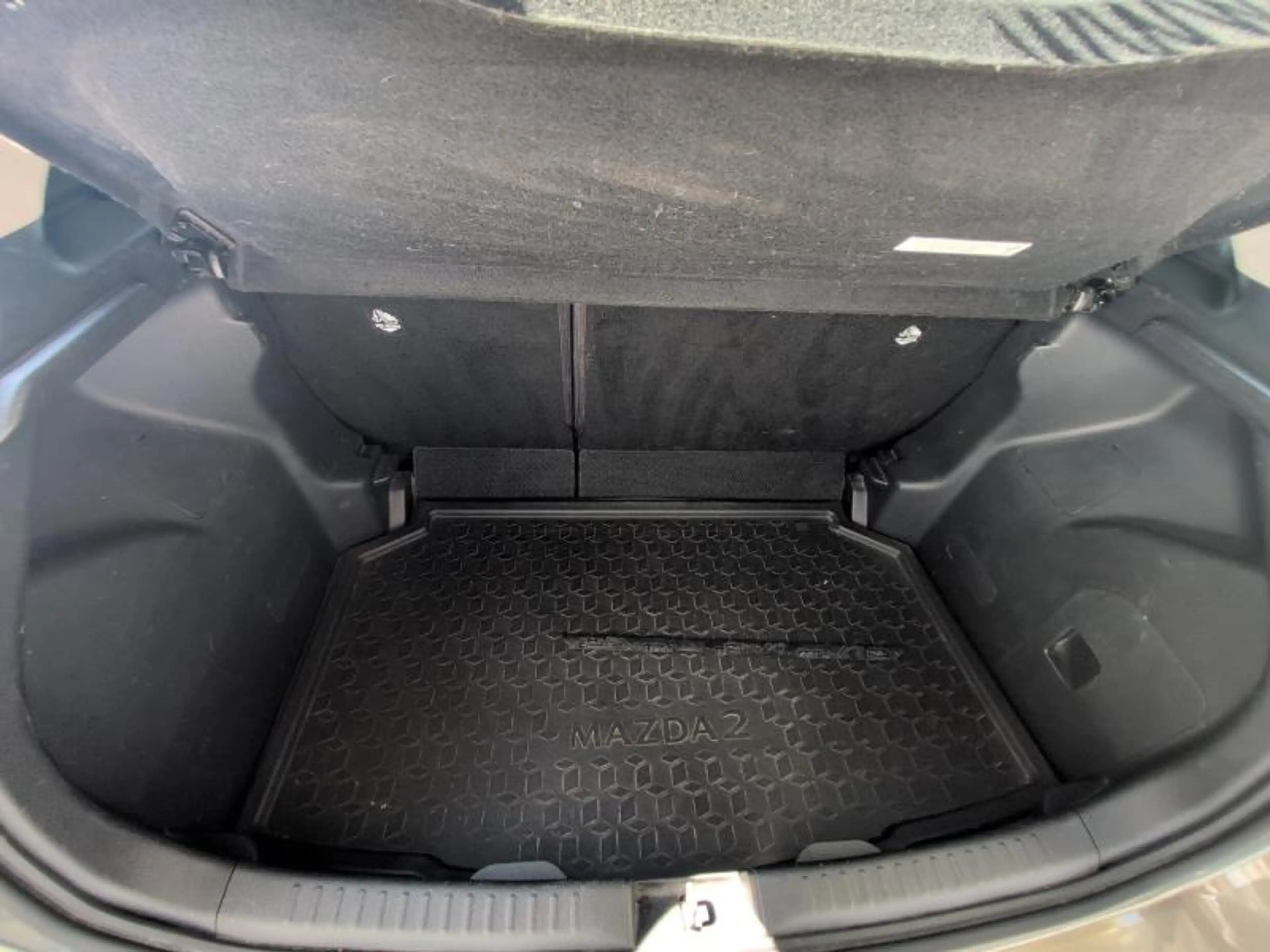 Mazda 2 1.5 92cv Gris B.Auto 03/22 Airco CarPlay USB — photo 6