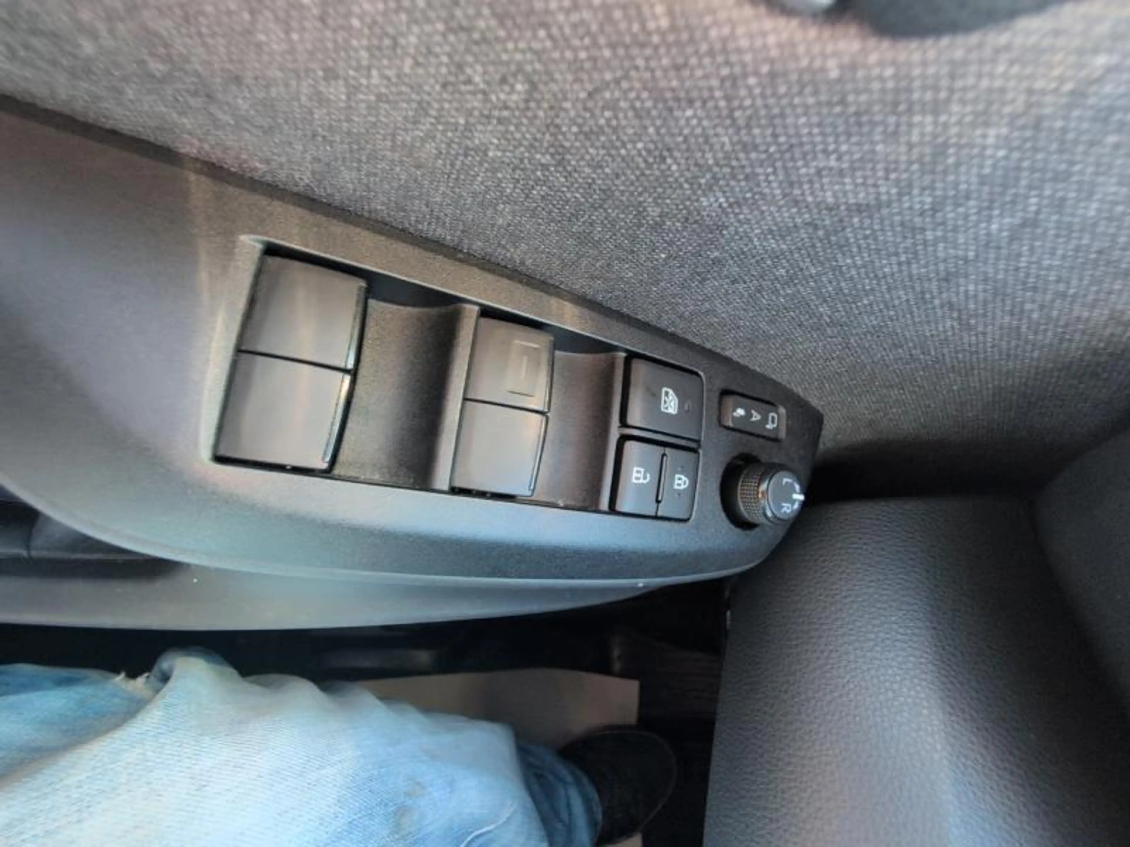 Mazda 2 1.5 92cv Gris B.Auto 03/22 Airco CarPlay USB — photo 11