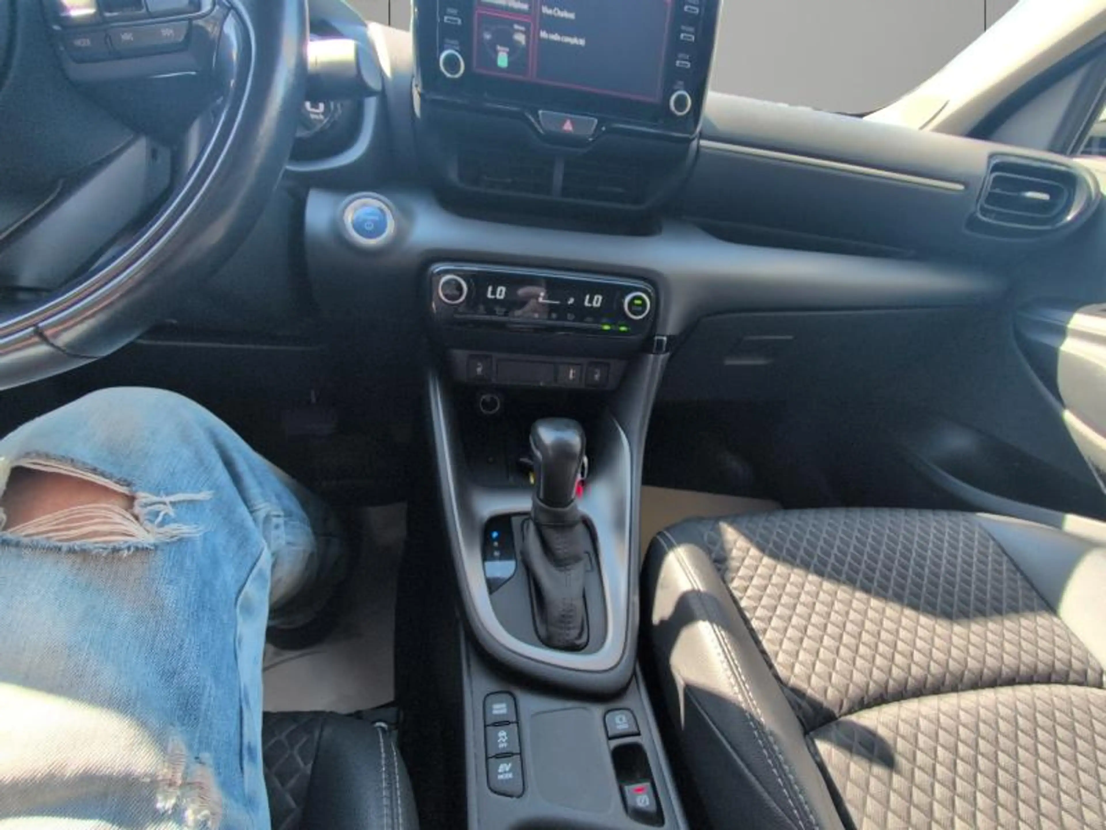 Mazda 2 1.5 92cv Gris B.Auto 03/22 Airco CarPlay USB — photo 13