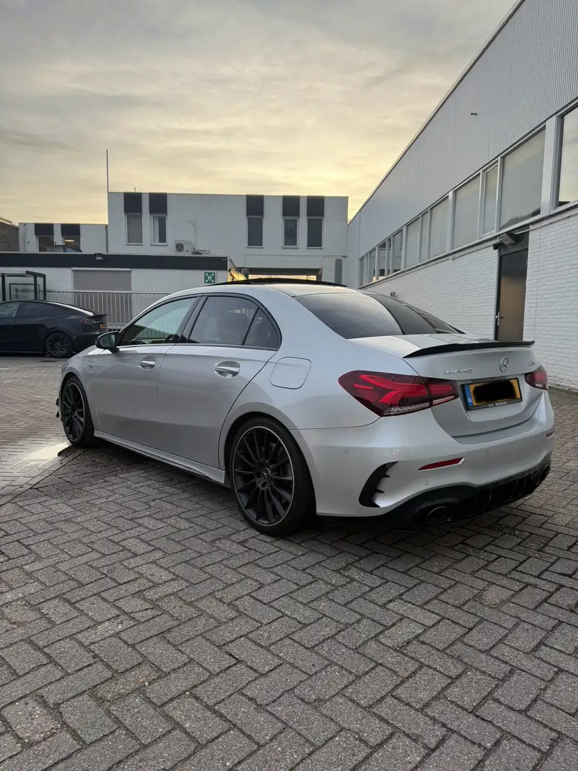 Mercedes-Benz A 35 AMG 4Matic - Pano - Burmeister - Car Play Grijs - 2