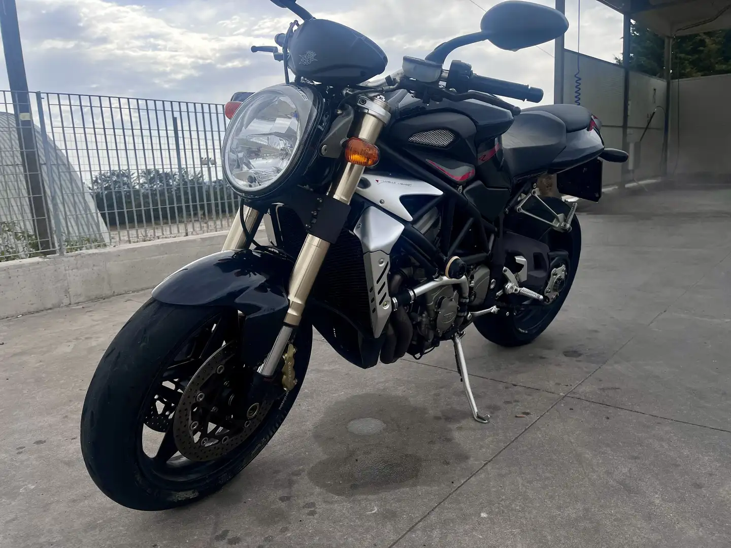 MV Agusta Brutale 989 989R Zwart - 1