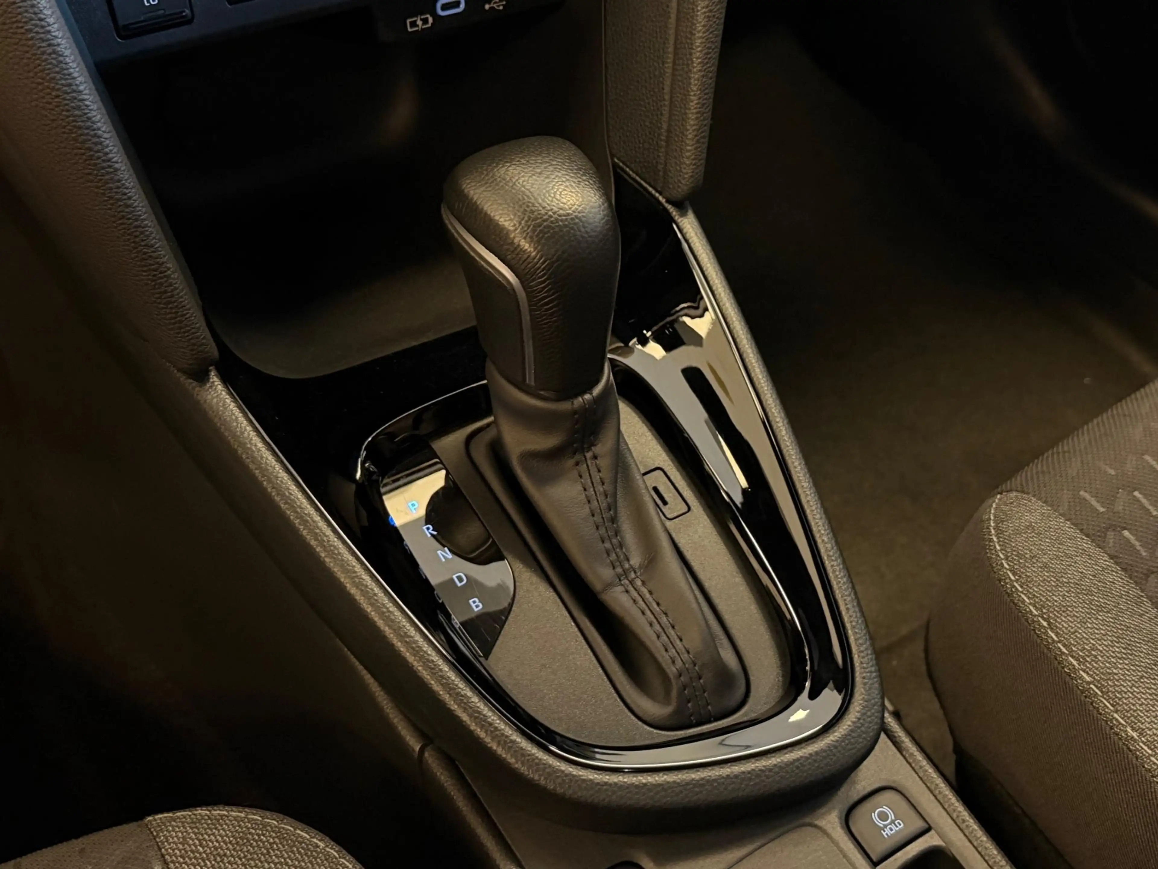 Toyota Yaris Cross 1.5 HYBRID DYNAMIC BITONE SILVERLINE GARANTIE 2035 — photo 24