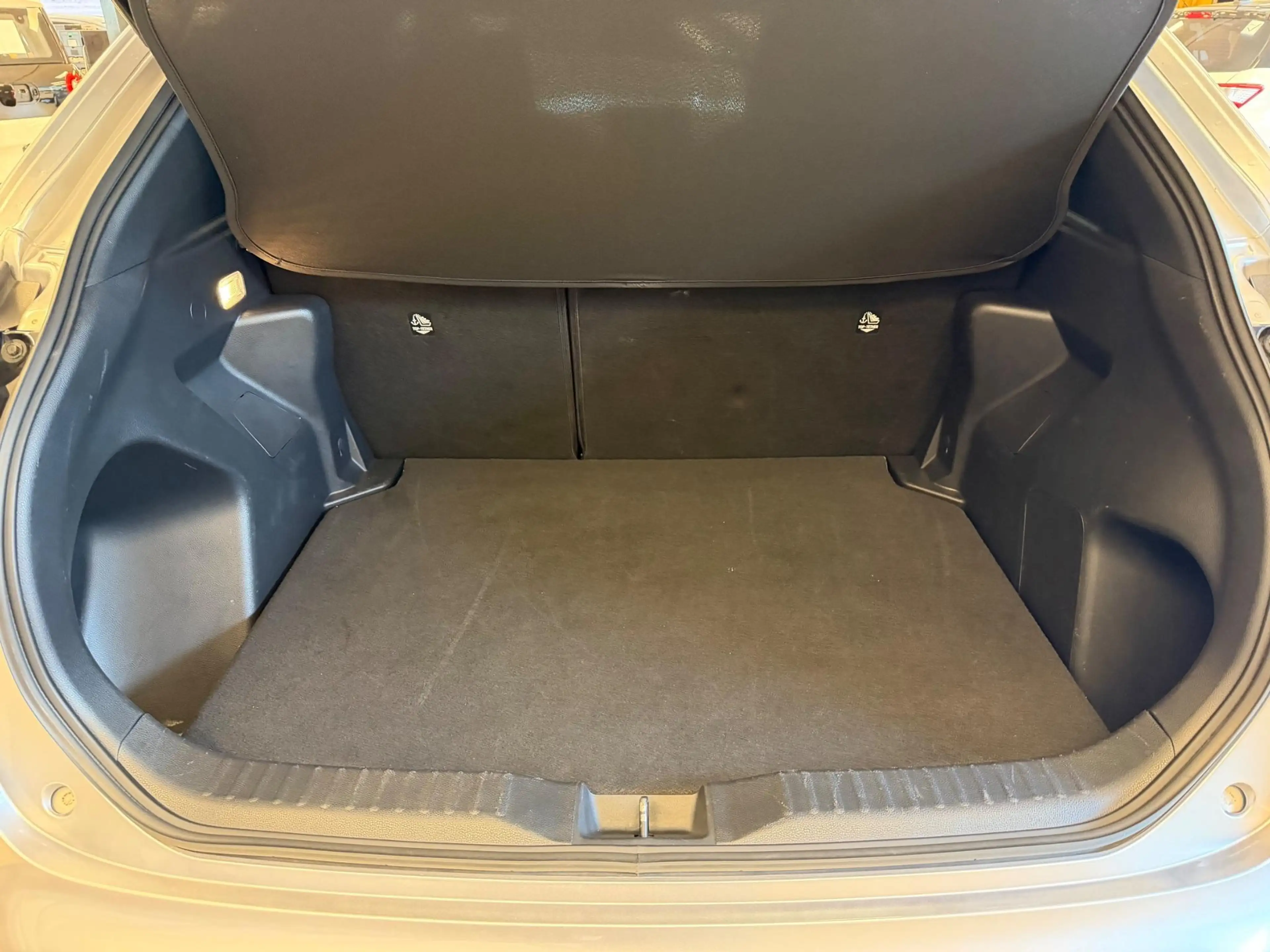 Toyota Yaris Cross 1.5 HYBRID DYNAMIC BITONE SILVERLINE GARANTIE 2035 — photo 15