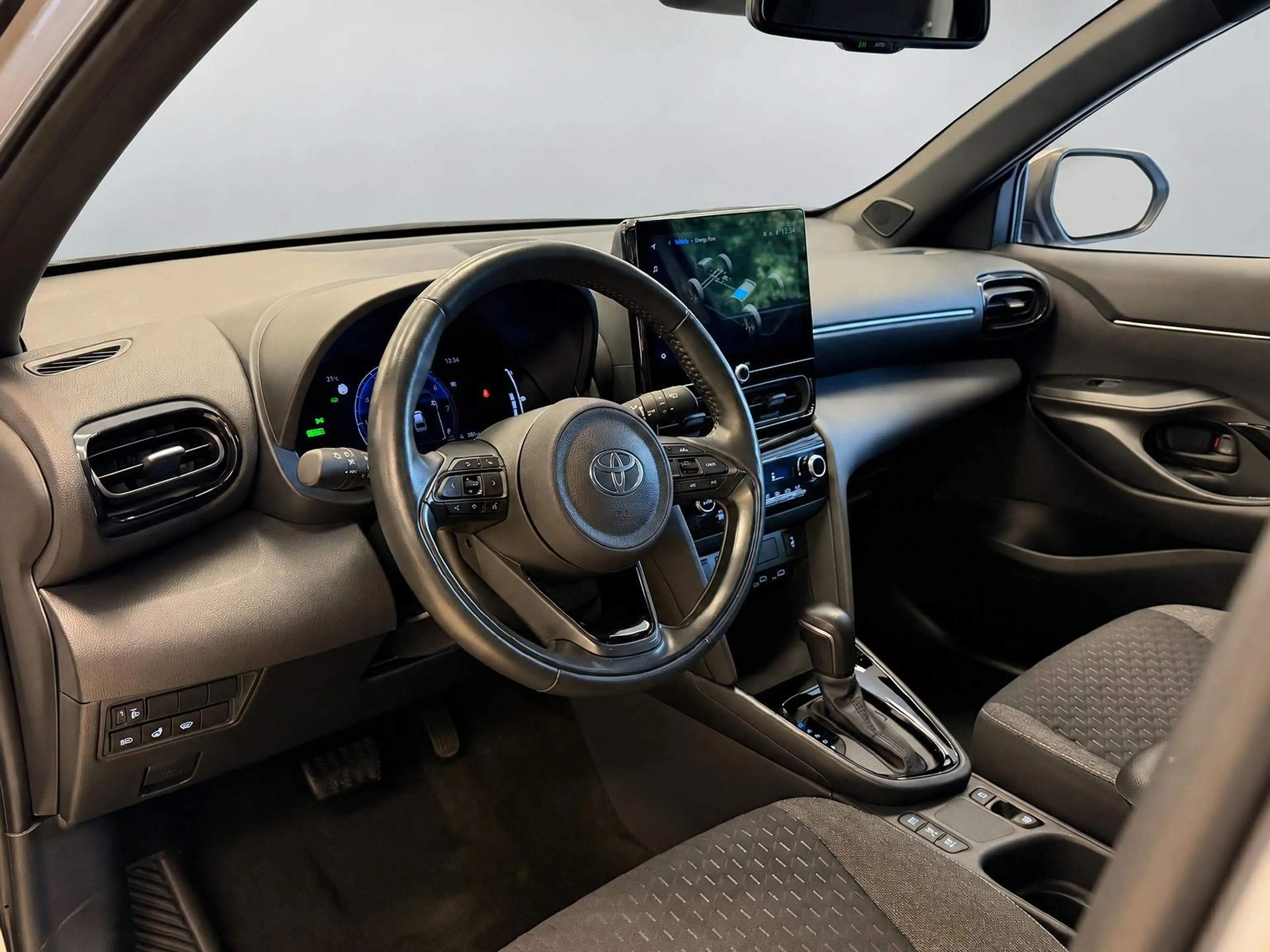Toyota Yaris Cross 1.5 HYBRID DYNAMIC BITONE SILVERLINE GARANTIE 2035 — photo 11