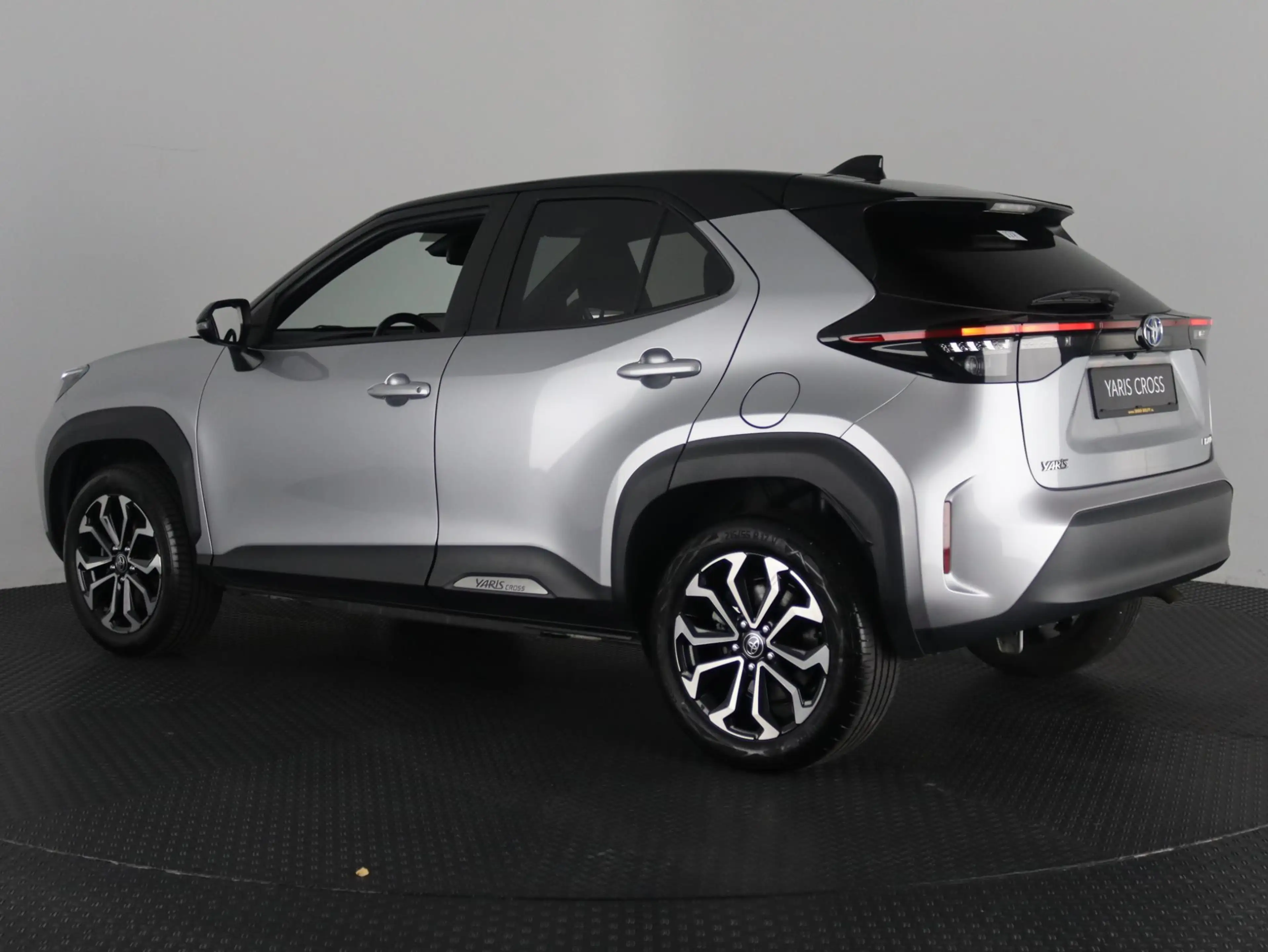 Toyota Yaris Cross 1.5 HYBRID DYNAMIC BITONE SILVERLINE GARANTIE 2035 — photo 36