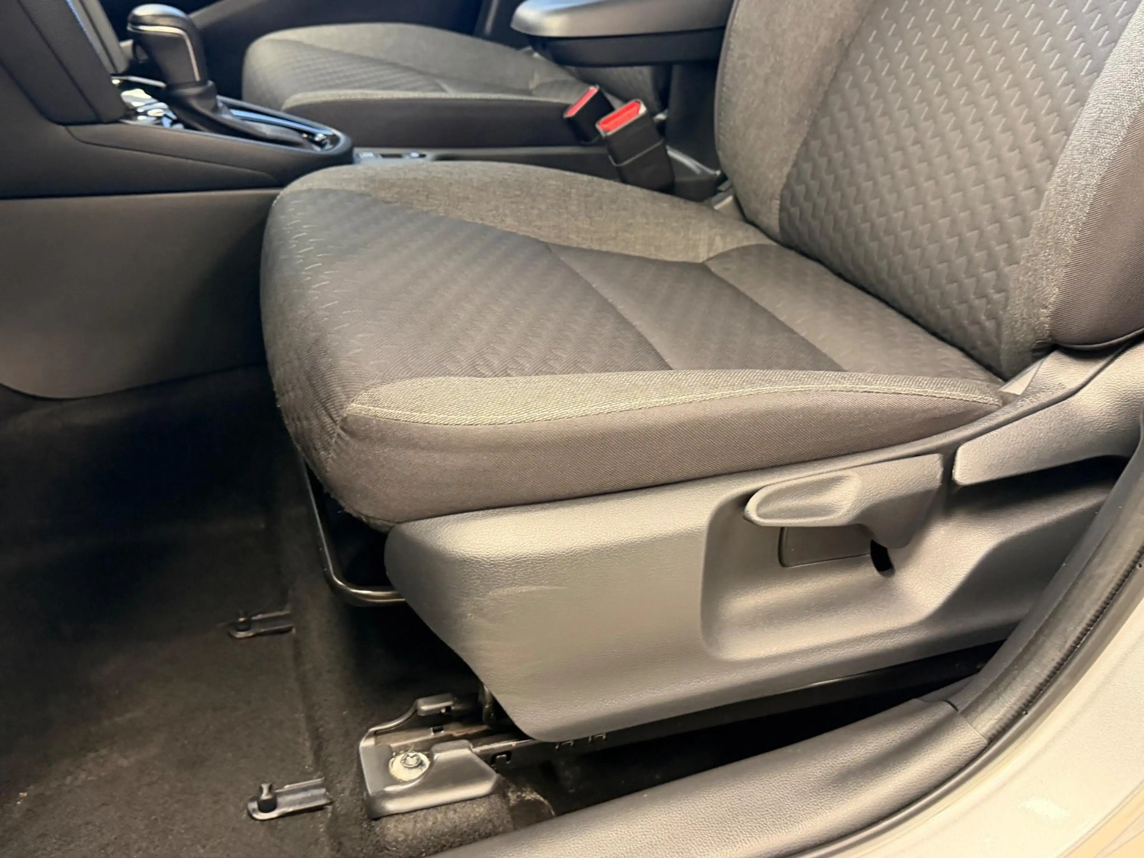 Toyota Yaris Cross 1.5 HYBRID DYNAMIC BITONE SILVERLINE GARANTIE 2035 — photo 29