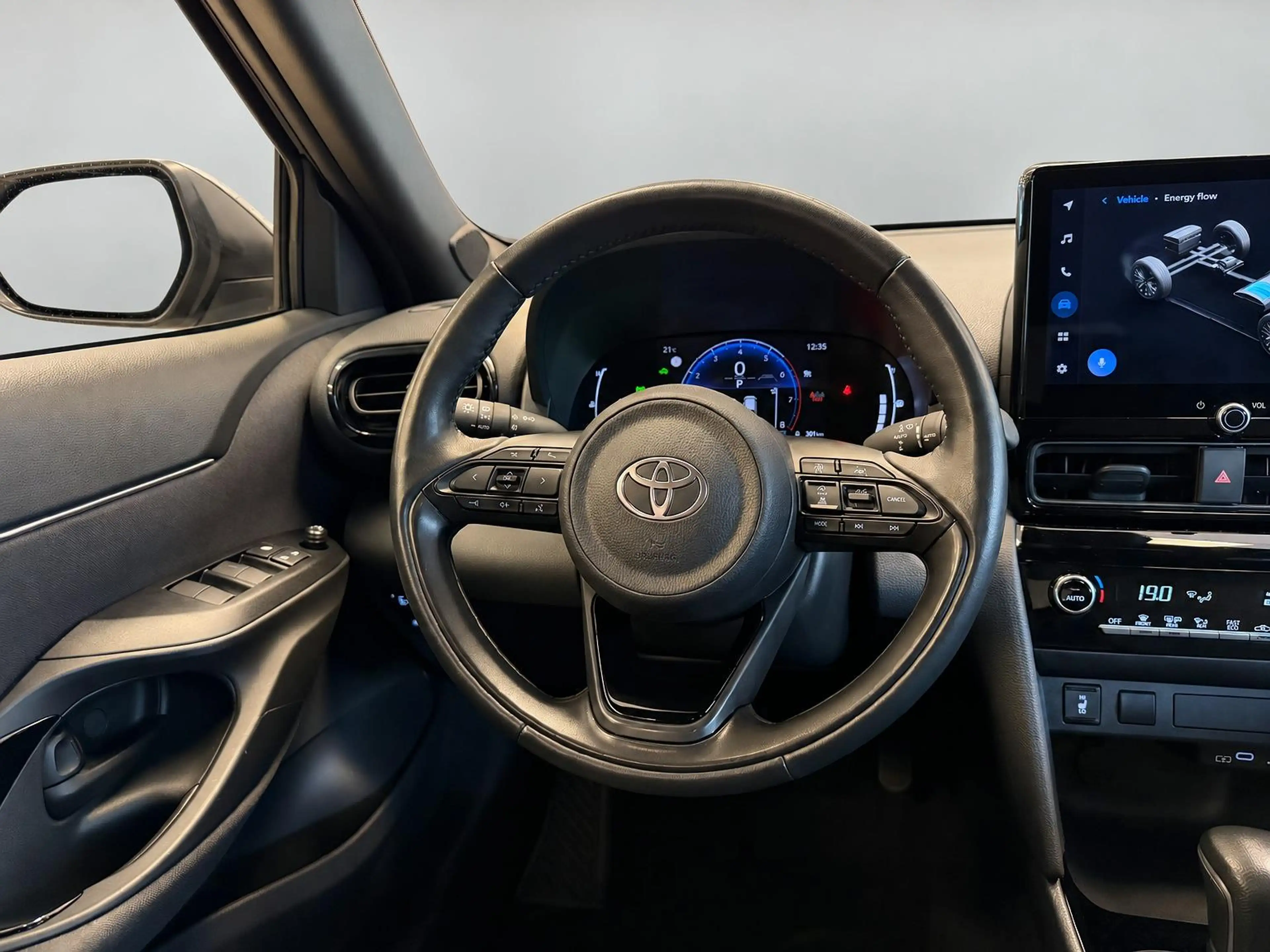Toyota Yaris Cross 1.5 HYBRID DYNAMIC BITONE SILVERLINE GARANTIE 2035 — photo 10