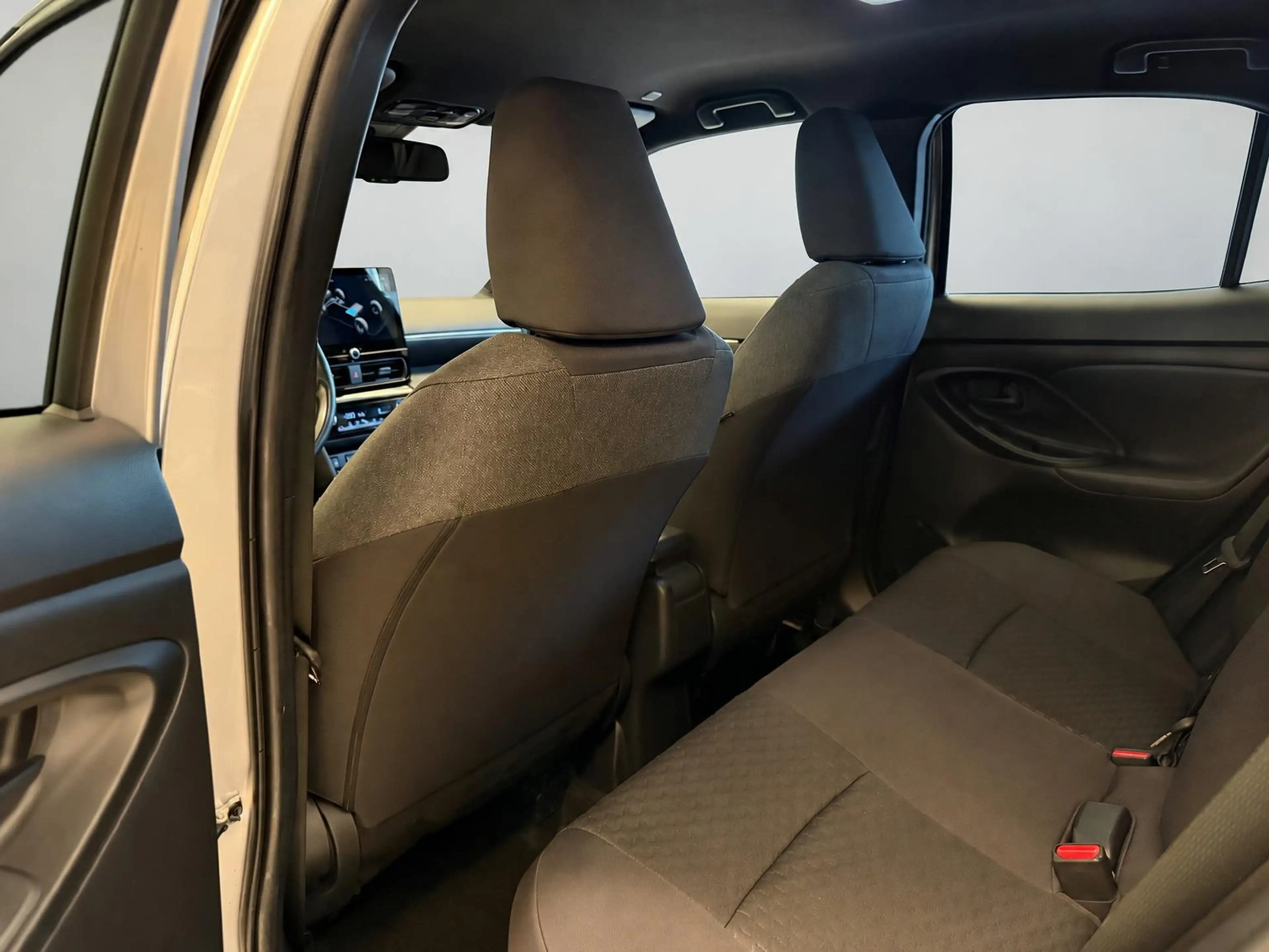 Toyota Yaris Cross 1.5 HYBRID DYNAMIC BITONE SILVERLINE GARANTIE 2035 — photo 31