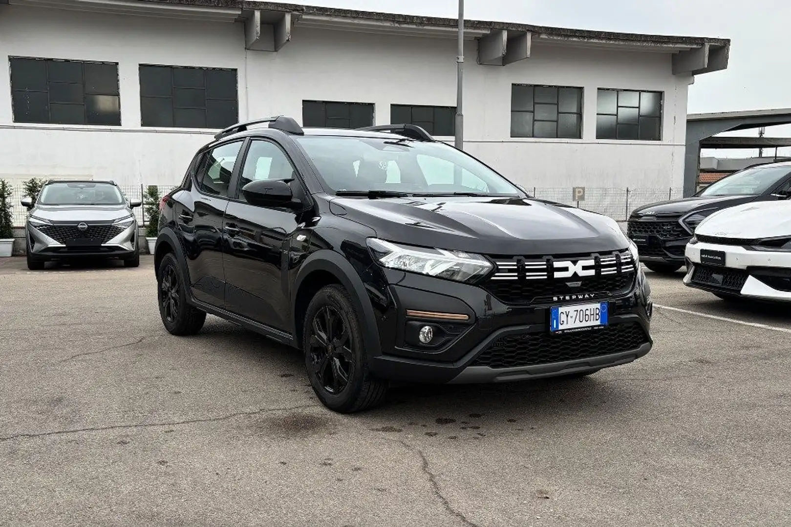 Dacia Sandero Stepway 1.0 TCe ECO-G Extreme Up Schwarz - 1