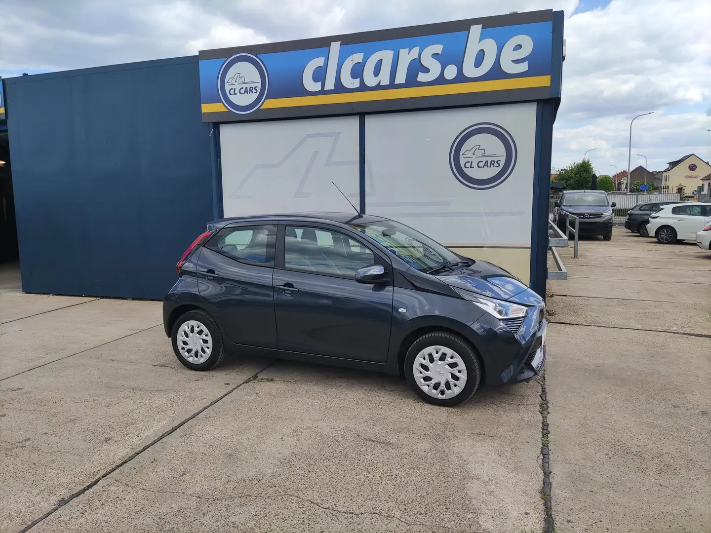 Toyota Aygo 1.0i VVT-i x-playII/Carplay/Cam/Cruise/Bluetooht Gris - 1