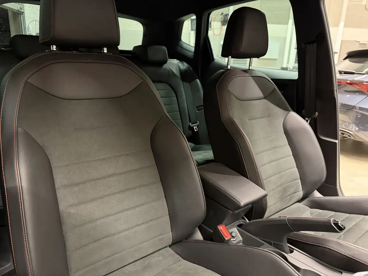 SEAT Arona 1.0TSI FR Navi LED Assist XL Vision Plus 18´´ 27