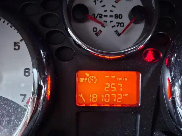 Peugeot 207 view 7
