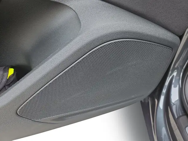 Audi A4 view 11