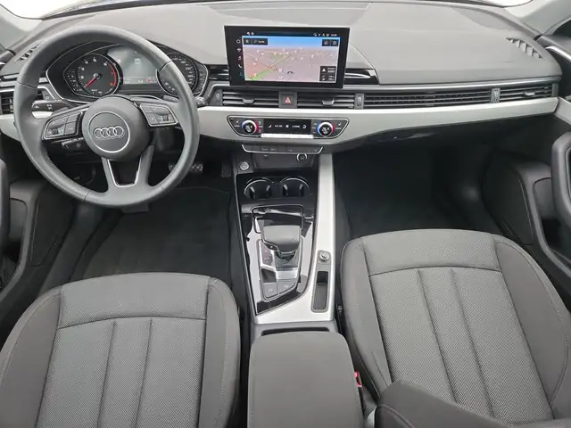 Audi A4 view 8