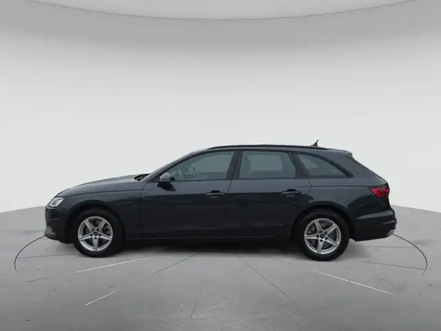Audi A4 view 6