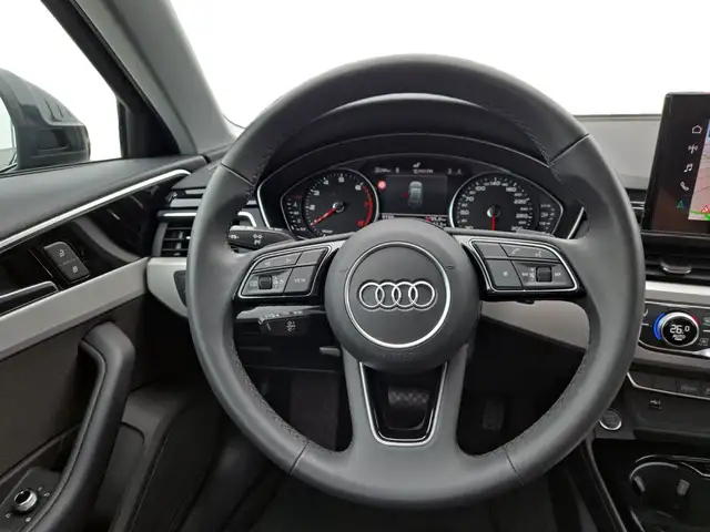 Audi A4 view 13