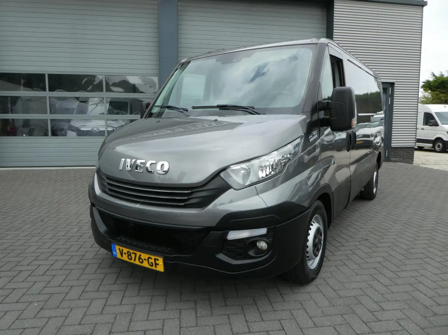 Iveco Daily 35S18V 3.0 180 pk automaat 2 x schuifdeur Gri - 2