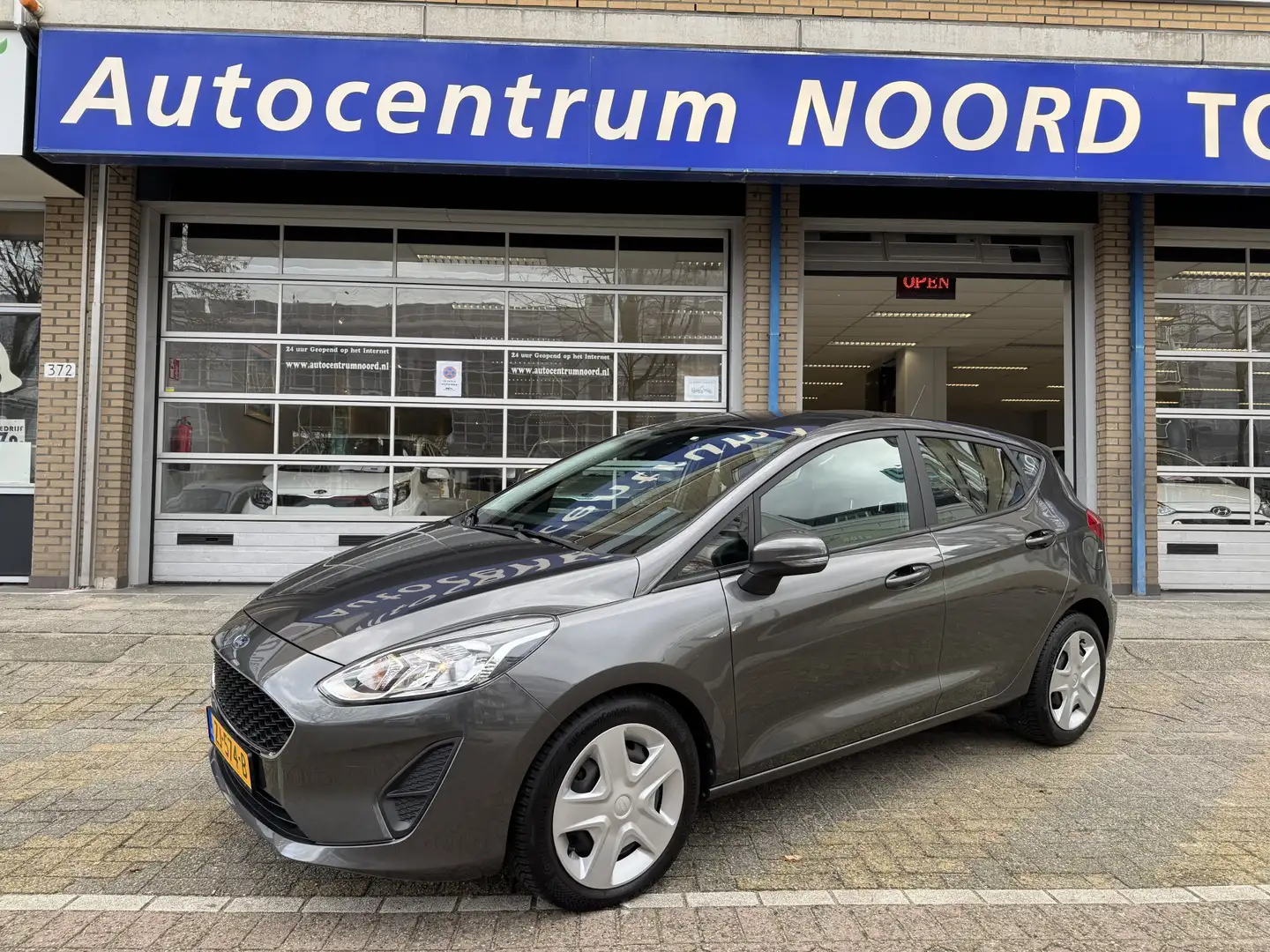 Ford Fiesta 1.1 Trend 55232KM! NAP | Navigatie | Apple Carplay Gris - 1