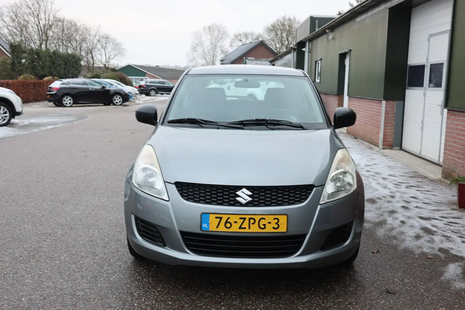 Suzuki Swift 1.2 Base, Prijs incl. nieuwe apk, grote beurt, 3 m Grau - 2