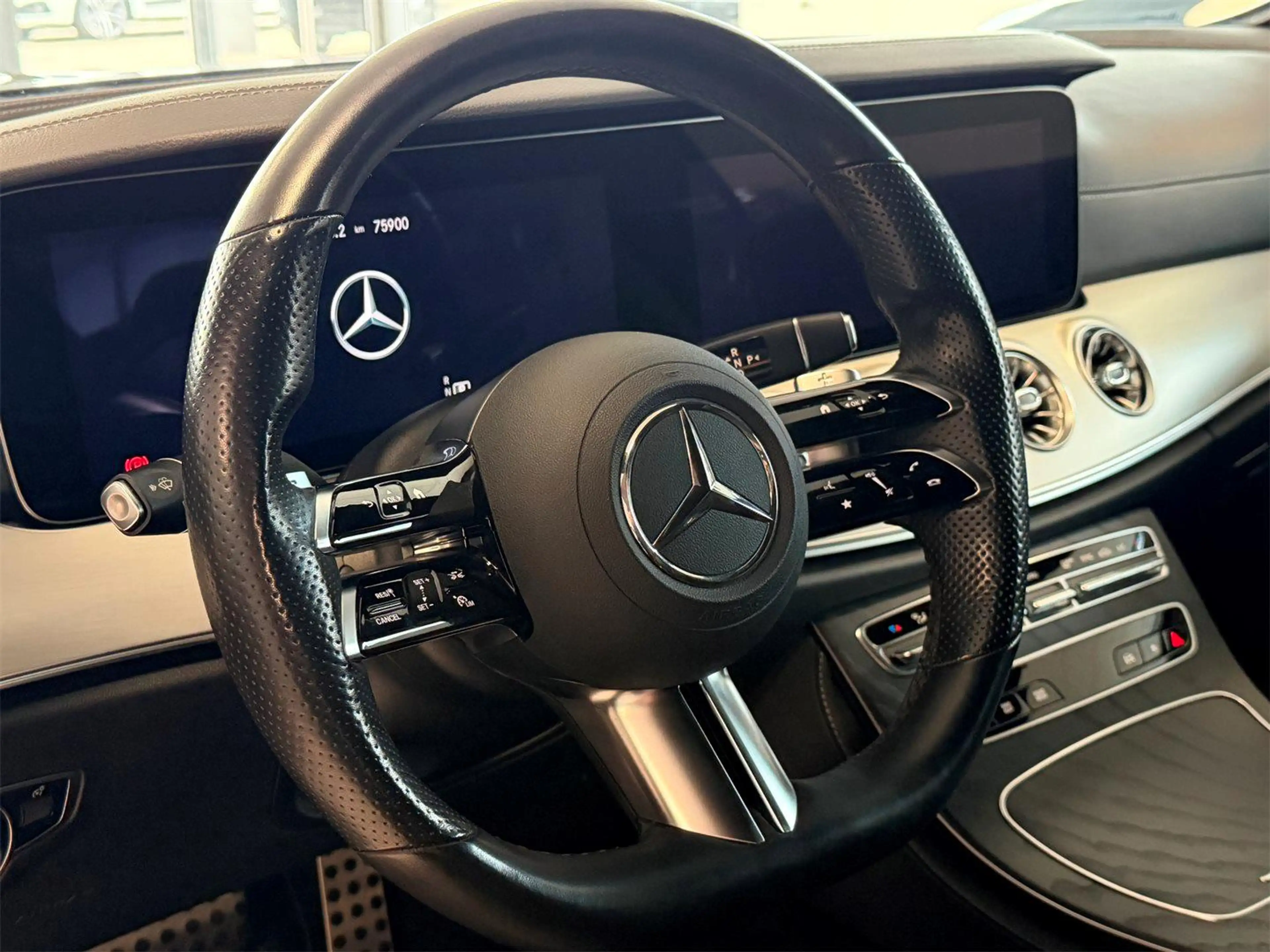 Mercedes-Benz E 300 d 4MATIC Coupe NP: € 88.700,- — photo 14