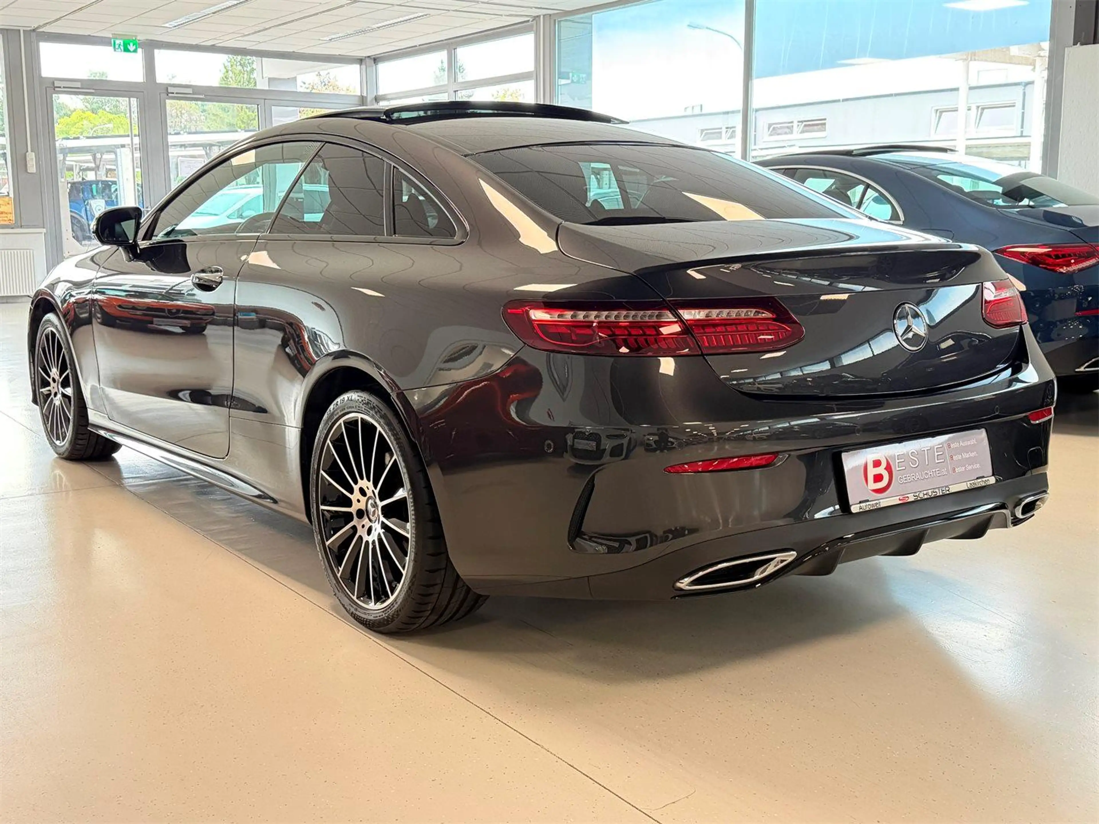 Mercedes-Benz E 300 d 4MATIC Coupe NP: € 88.700,- — photo 4
