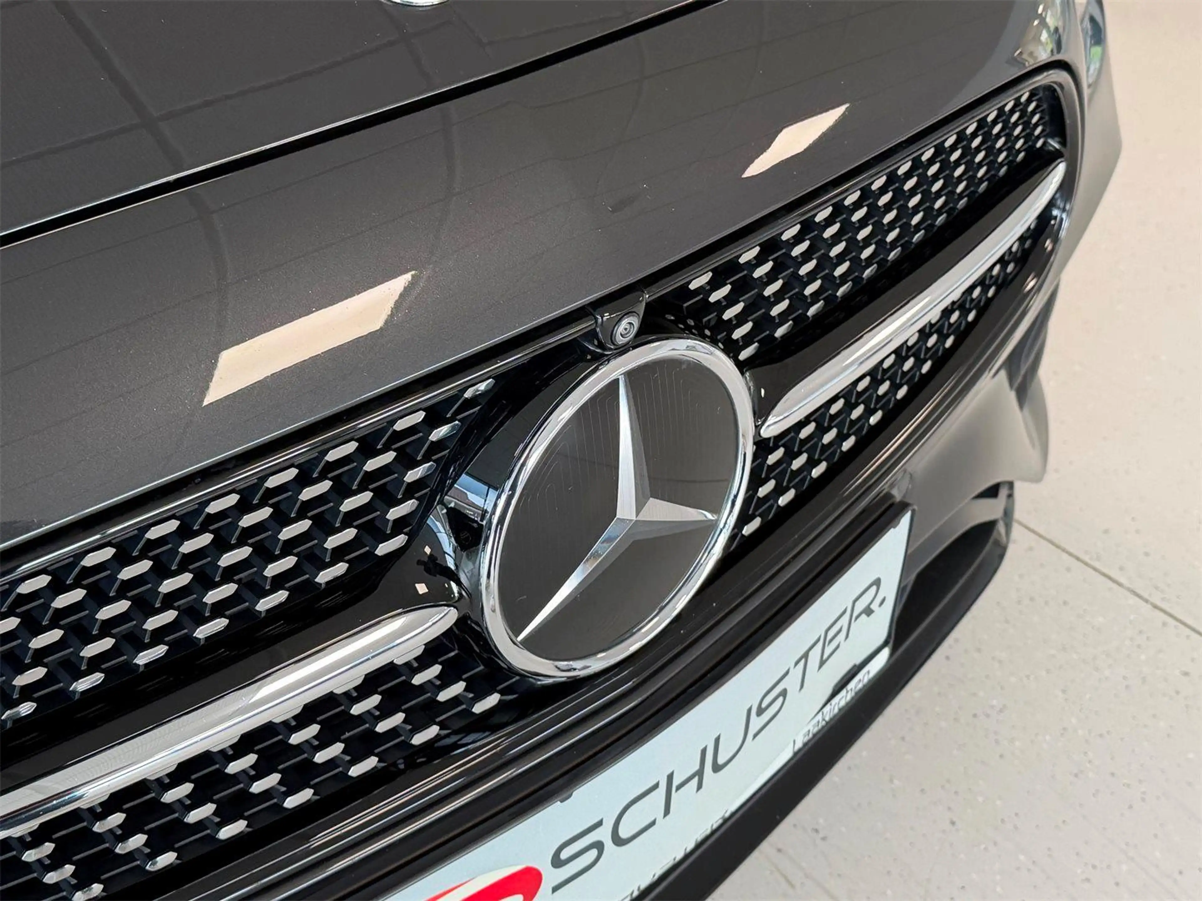 Mercedes-Benz E 300 d 4MATIC Coupe NP: € 88.700,- — photo 8