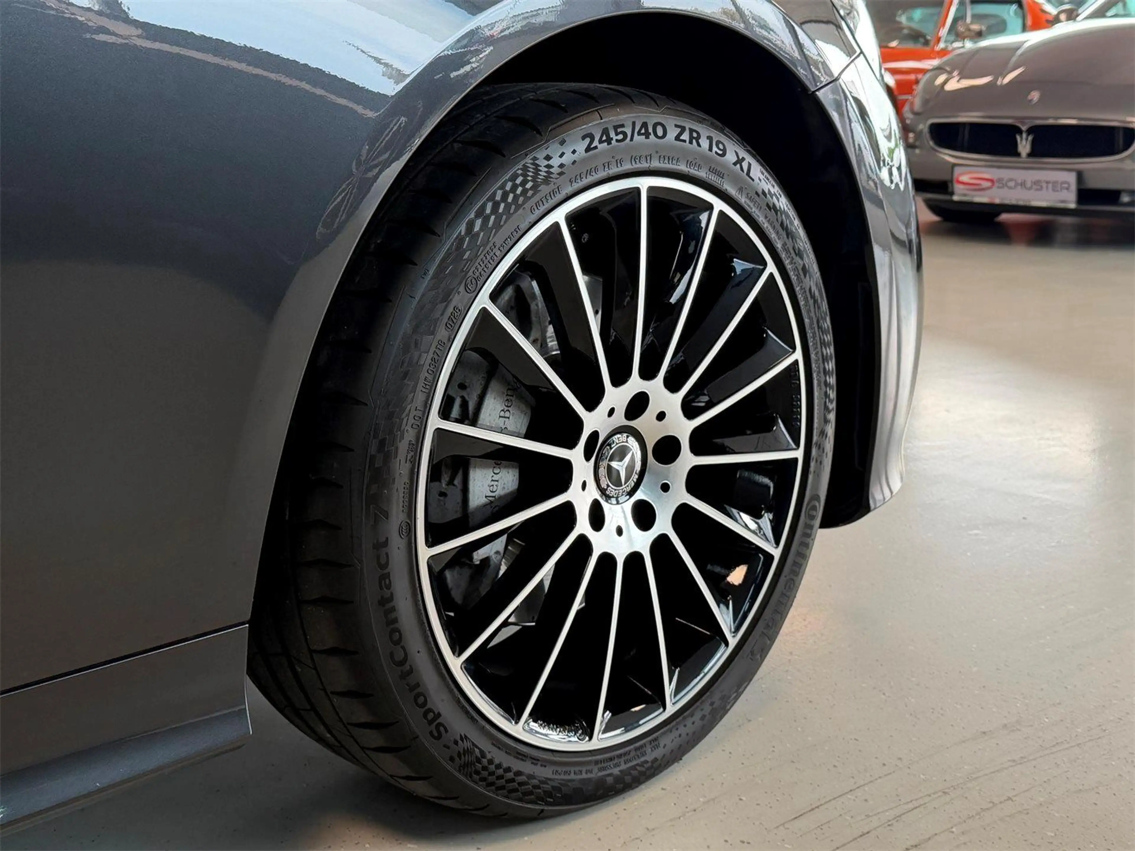Mercedes-Benz E 300 d 4MATIC Coupe NP: € 88.700,- — photo 9