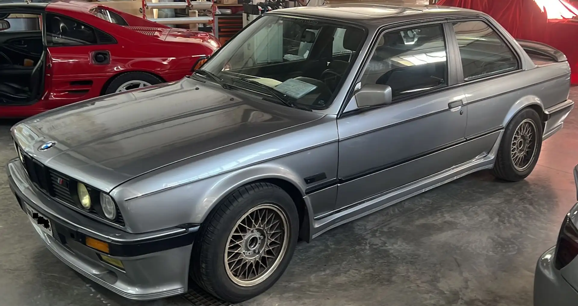BMW 320 i S (E30) - 1987 swap S50B30 siva - 1