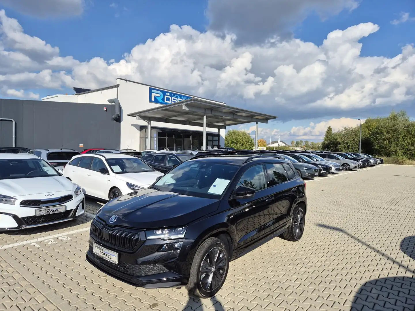 Skoda Karoq Sportline 2.0 TDI DSG Schwarz - 1