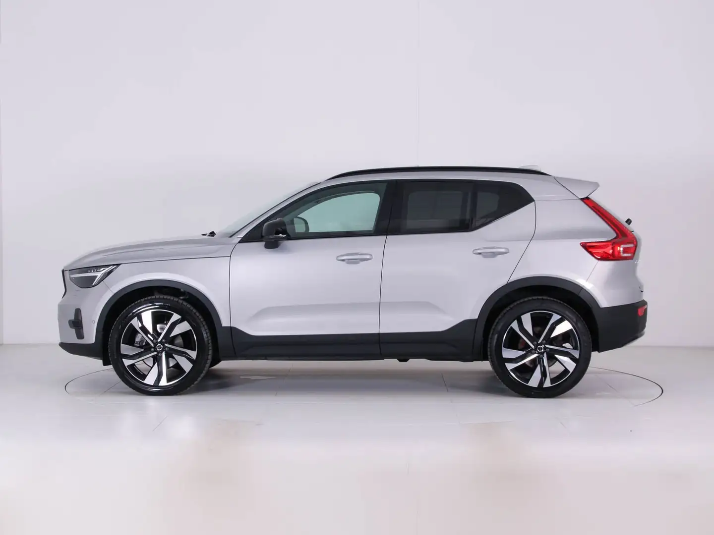 Volvo XC40 XC40 B4 (bz) 197CV FWD (trazione anteriore) ULTIM Argento - 2