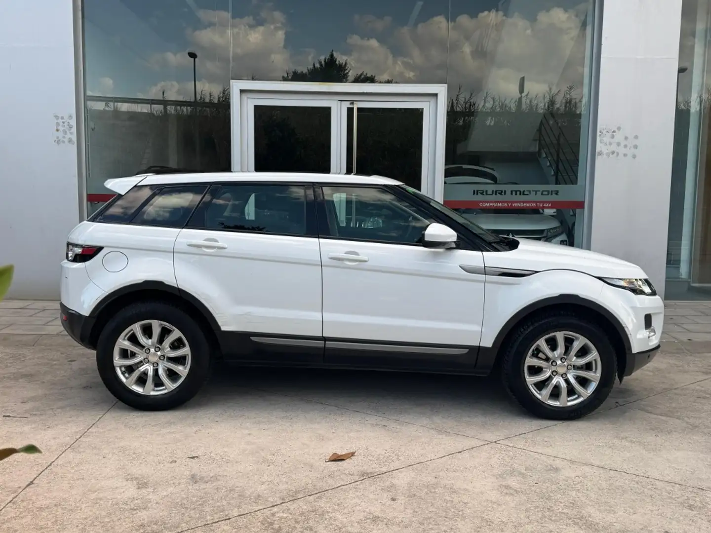 Land Rover Range Rover Evoque 2.2L TD4 Prestige 4x4 Aut. Weiß - 1