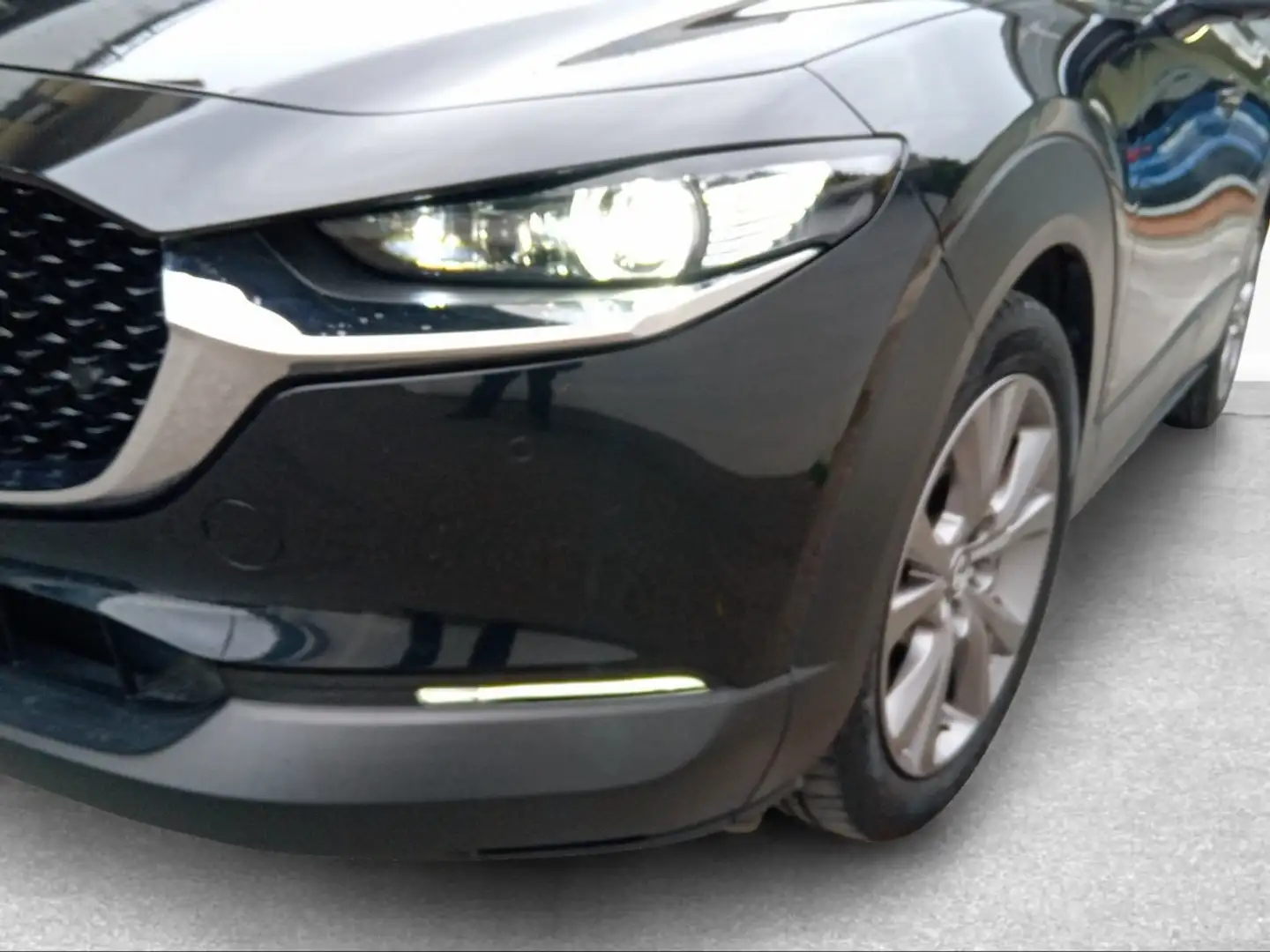 Mazda CX-30 2.0 Skyactiv-X M Hybrid Exclusive Leather Pack White - 2