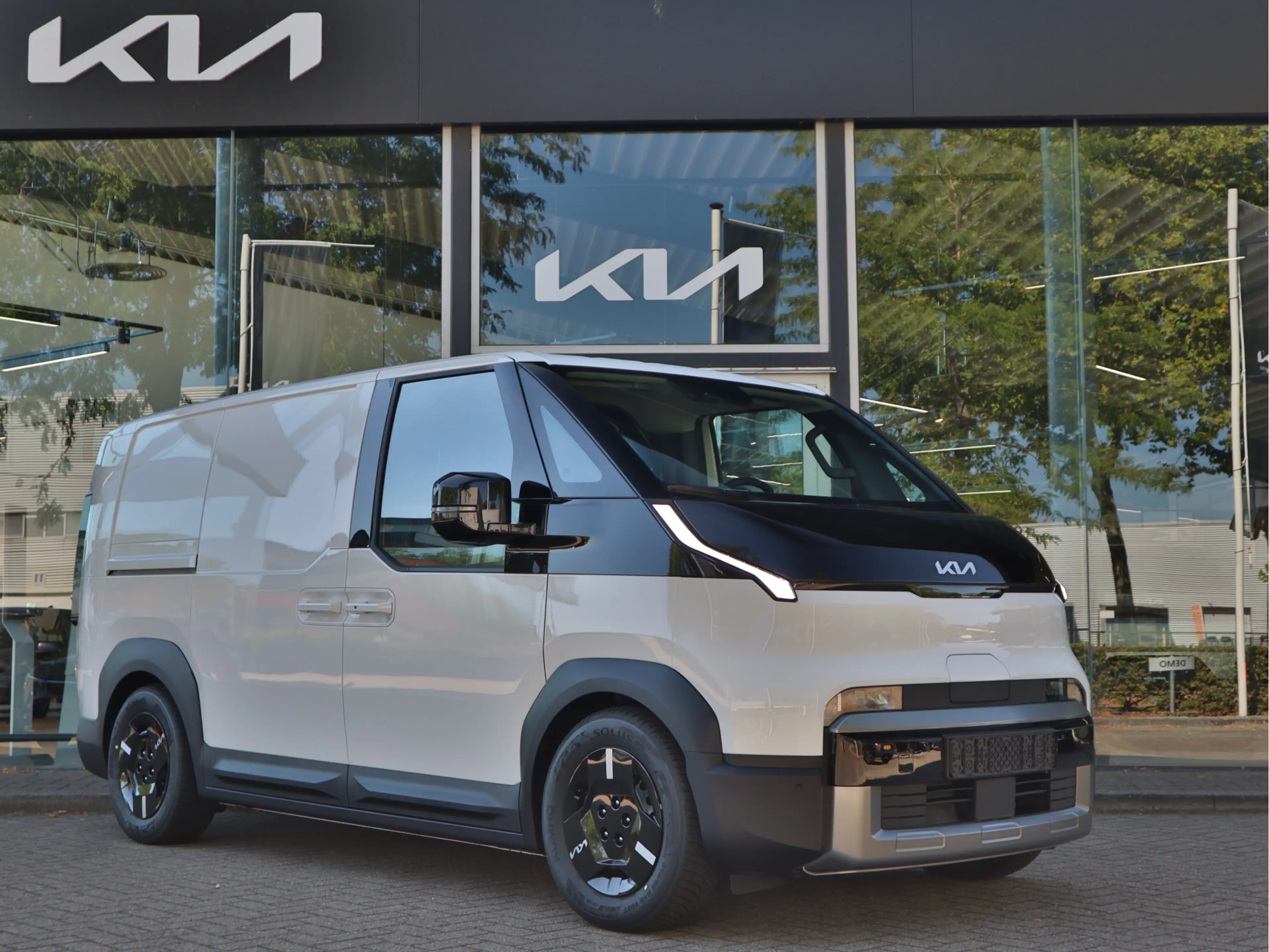 Kia PV5 Cargo L2H1 Plus 71.2 kWh | Direct uit voorraad leverbaar — photo 5