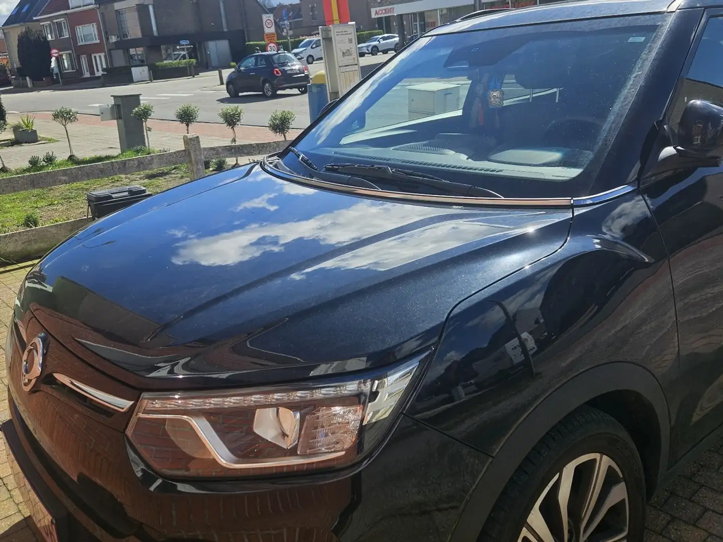 SsangYong Tivoli 1.5 T-GDi 2WD Aut. Amber Schwarz - 1