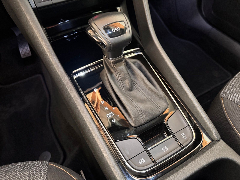 Skoda Karoq Clever 1,5 TSI/DSG/NAVI/LED/ACC — photo 12