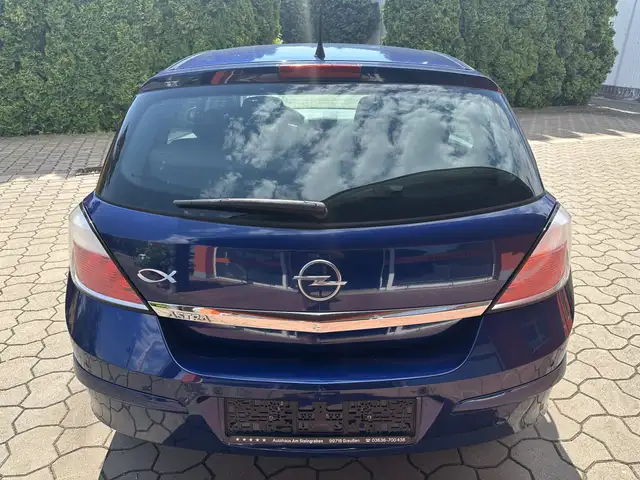 Opel Astra view 5