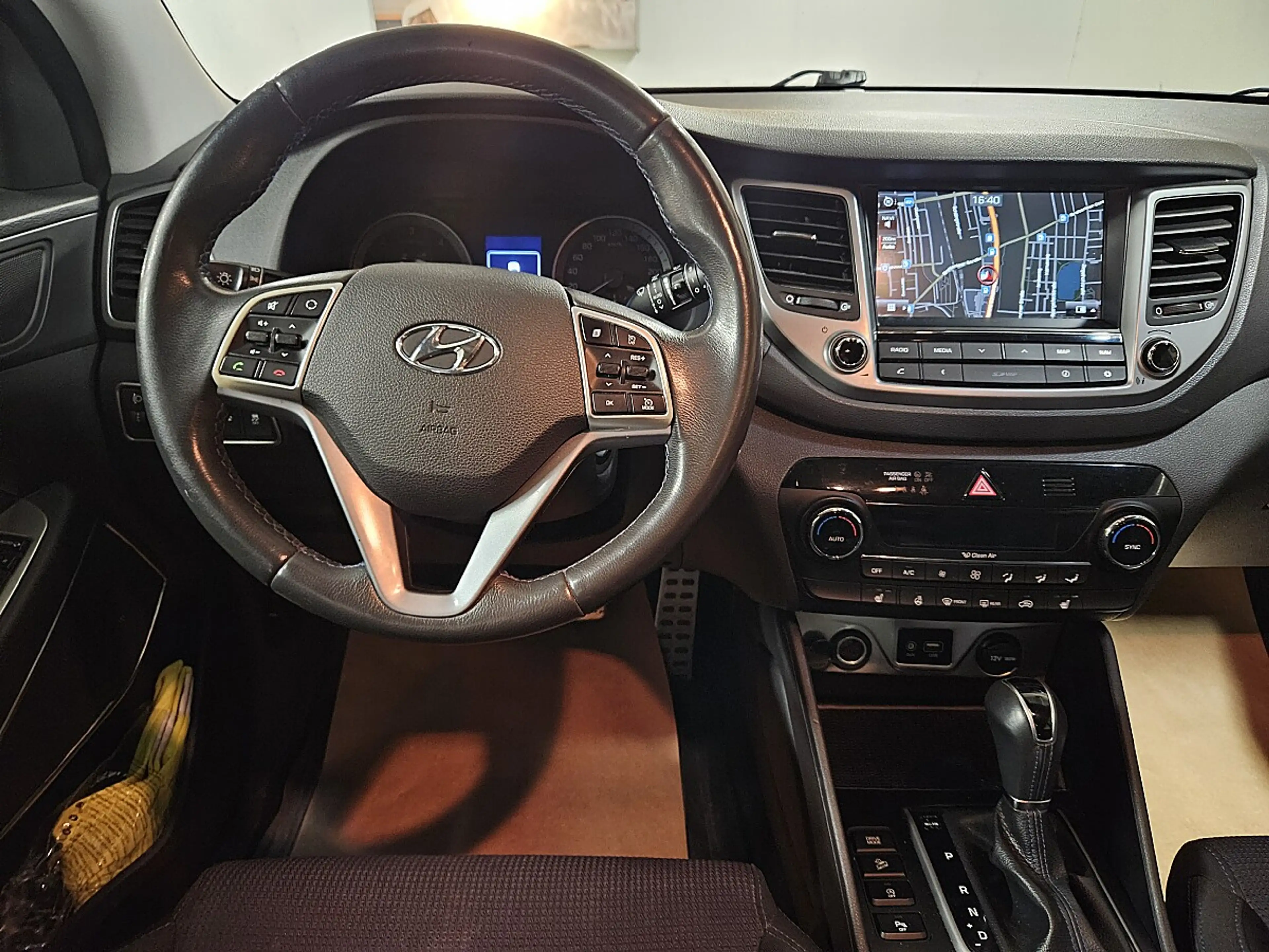 Hyundai TUCSON Tucson 1,7 CRDI Start-Stopp Business Class DCT ... — photo 10