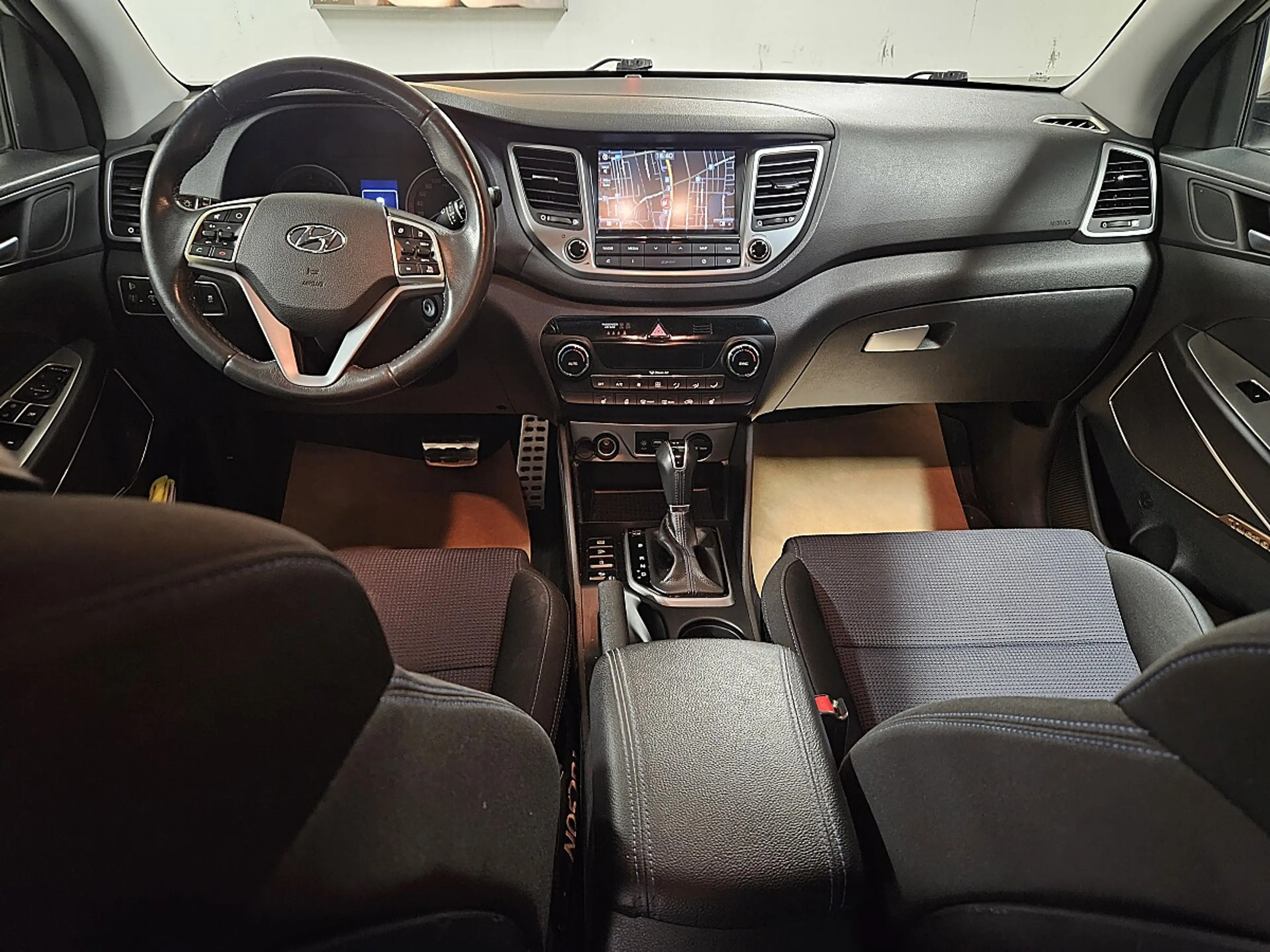 Hyundai TUCSON Tucson 1,7 CRDI Start-Stopp Business Class DCT ... — photo 9