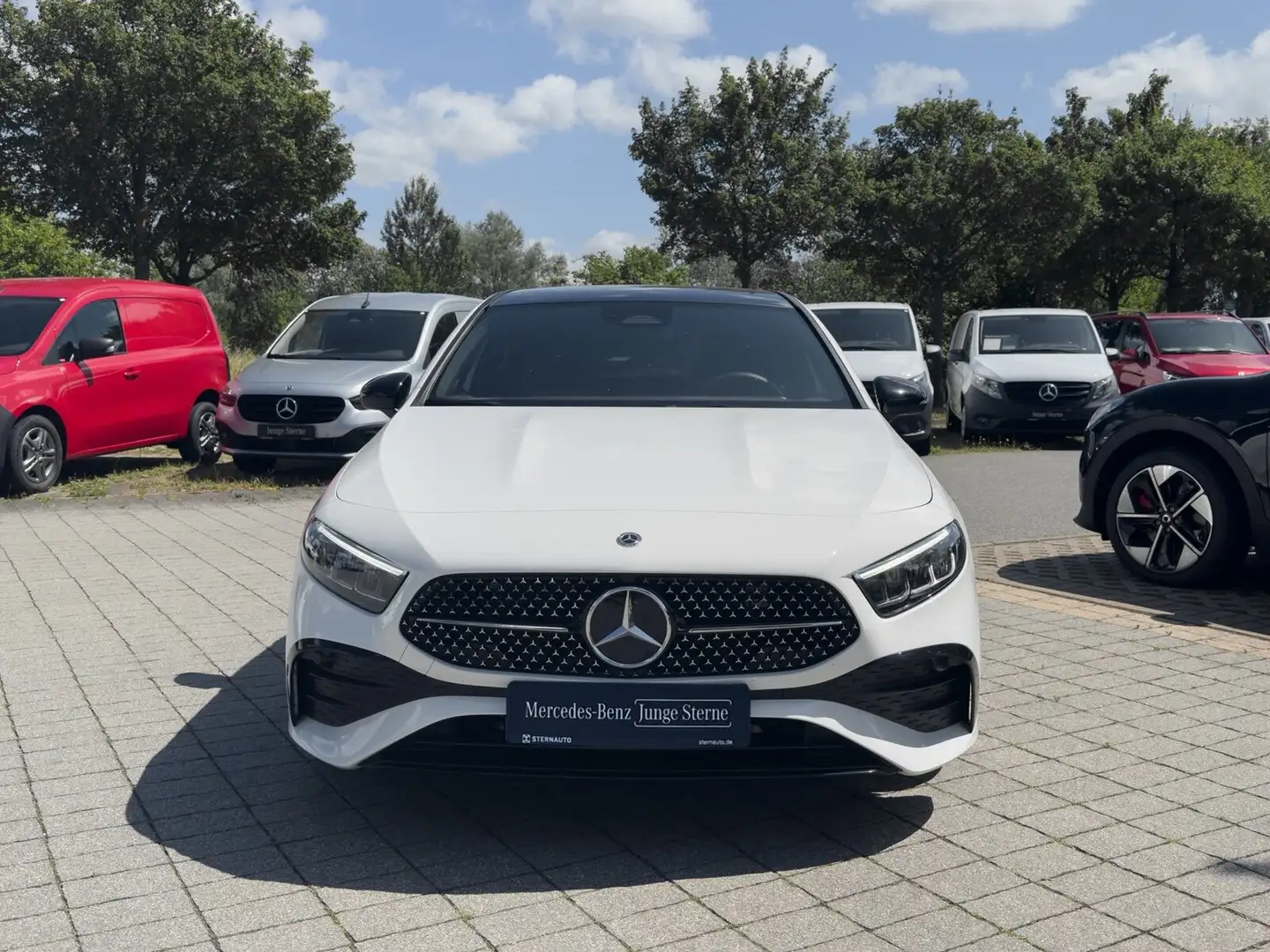 Mercedes-Benz A 180 A 180 AMG Line Navi Pano.-Dach Keyless-Go/Styling Blanc - 2