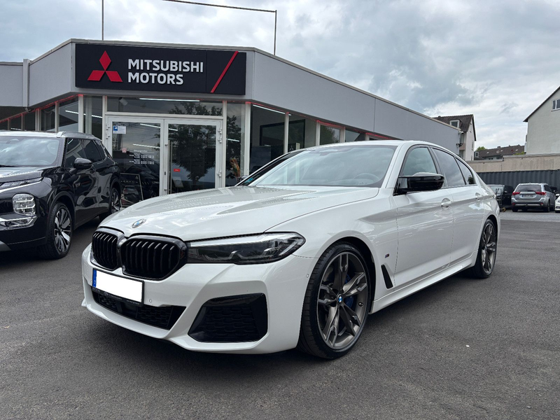 BMW 550 5 Limousine M550 i xDrive ACC/HUD/Massage