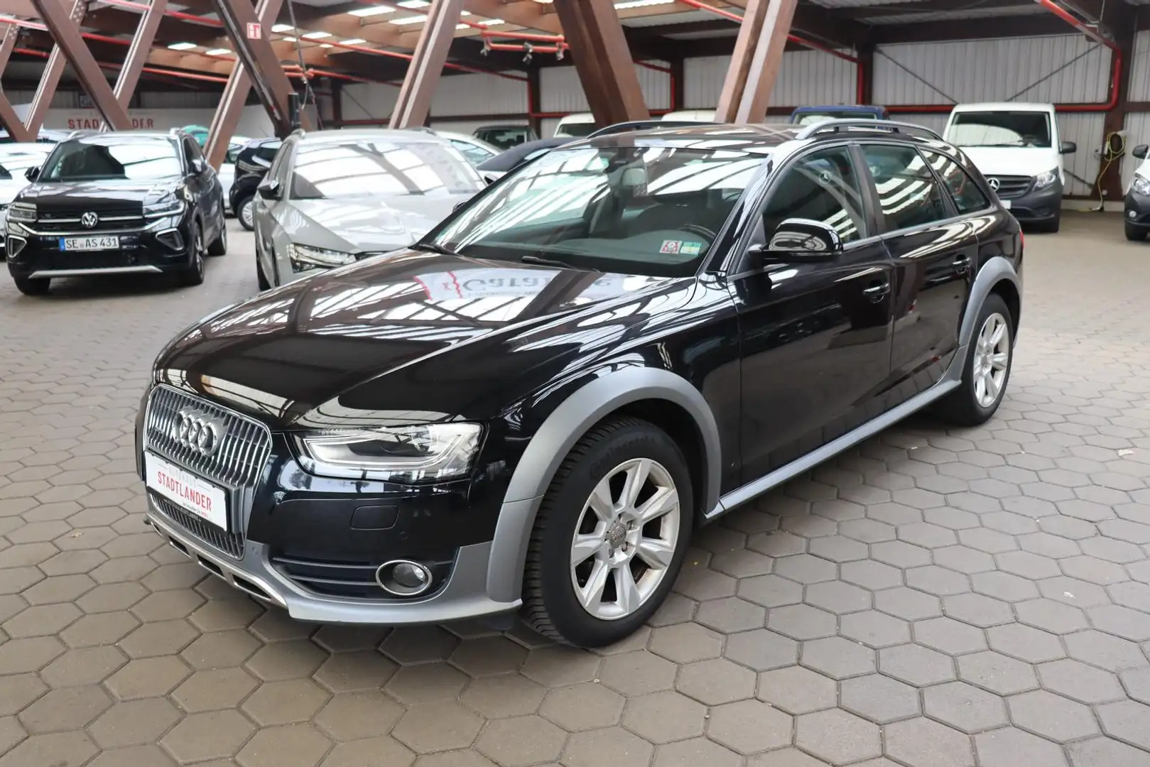 Audi A4 allroad quattro 2.0 TDI NAVI*CAM*ACC Černá - 1