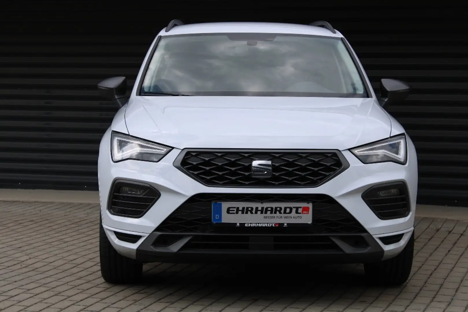 SEAT Ateca 1.5 TSI ACT FR AHK*LED*NAV*TEMP*SHZ*PARKLENK*KA... Weiß - 2