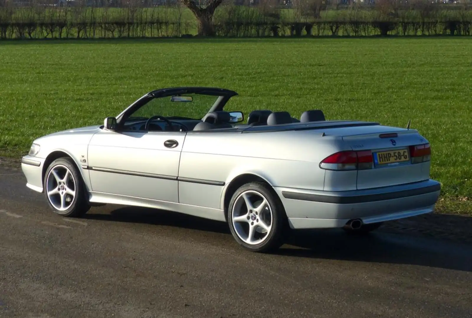 Saab 9-3 Cabrio 2.0 T SE Design Edition Grau - 1