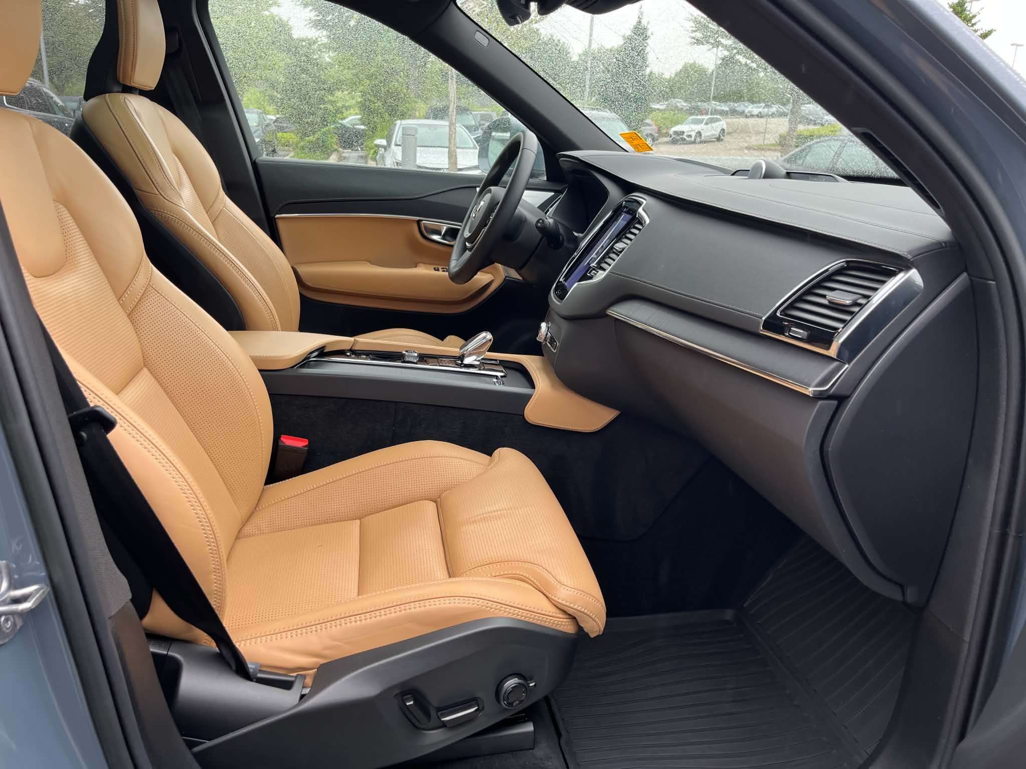 2023 Volvo XC90 B6 AWD Ultimate Bright thumb 16