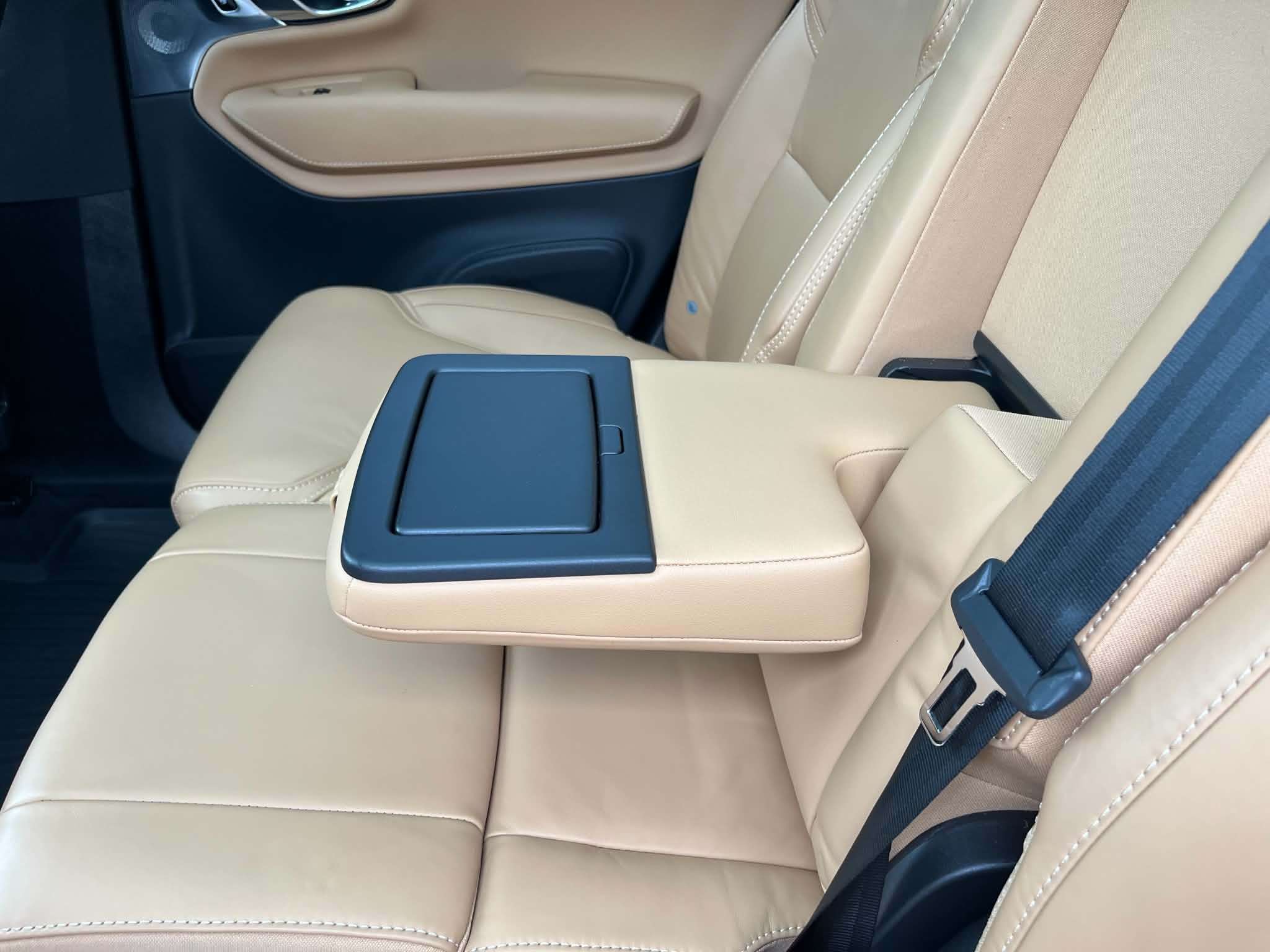 2023 Volvo XC90 B6 AWD Ultimate Bright thumb 14