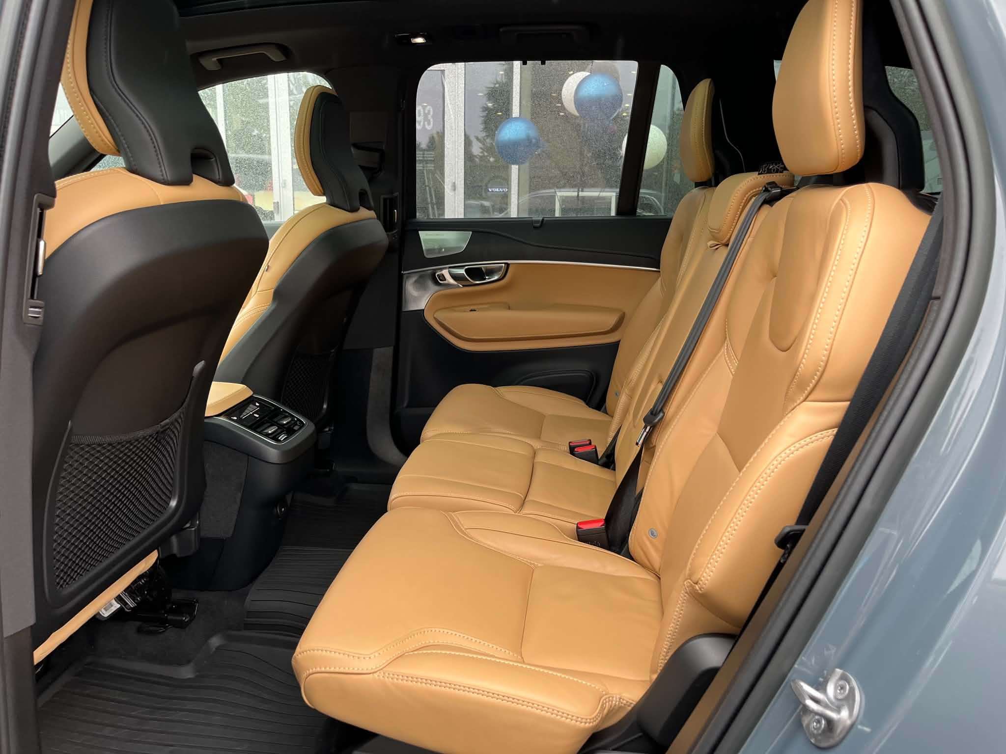 2023 Volvo XC90 B6 AWD Ultimate Bright thumb 12
