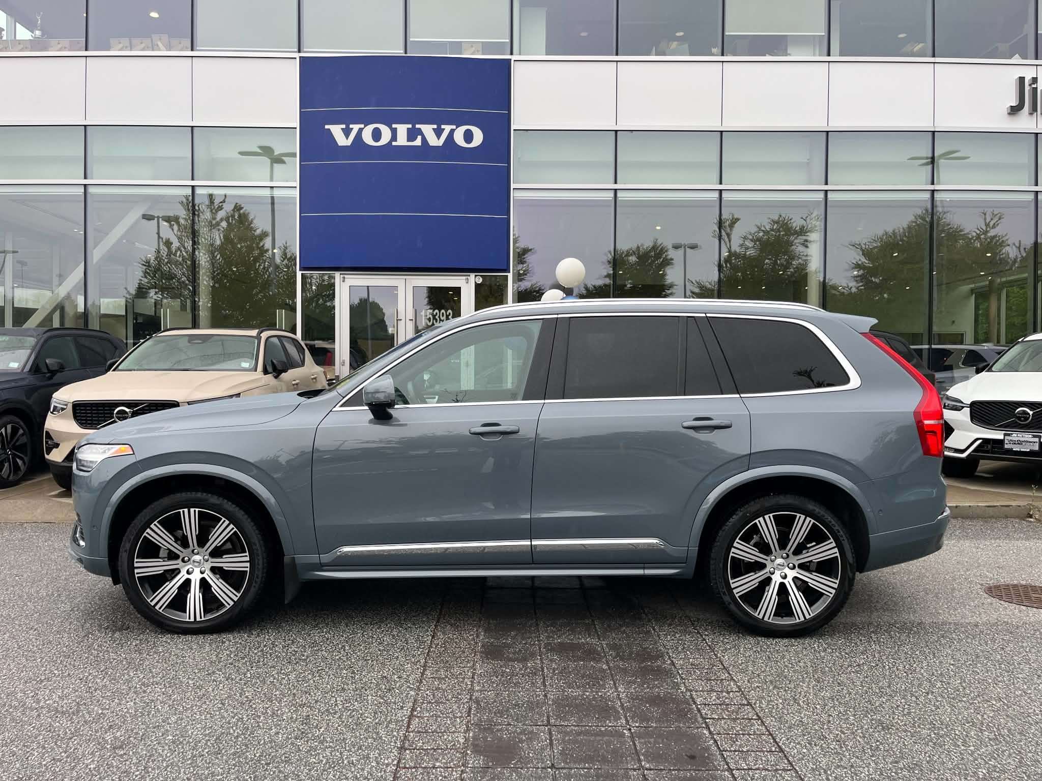 2023 Volvo XC90 B6 AWD Ultimate Bright alt 2