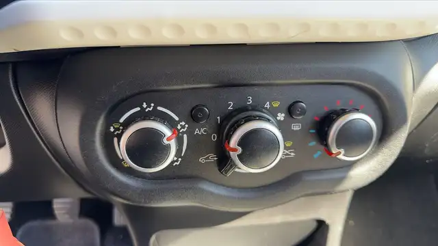 Renault Twingo view 13