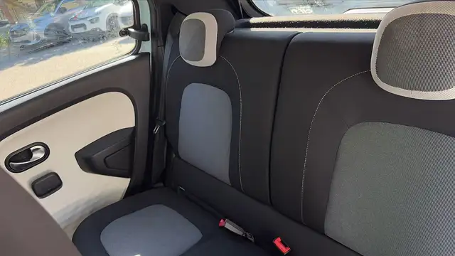 Renault Twingo view 9